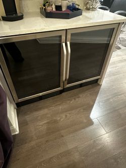 Beverage cooler Mini Fridge