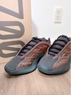 Yeezys Boost 700 (Kanye West x Adidas)