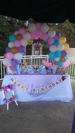 Unicorn party decorations