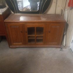 Nice Heavy Duty TV Stand