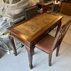 Old Map Antique Wooden Desk And Chair Set With Cabriole Legs Support 