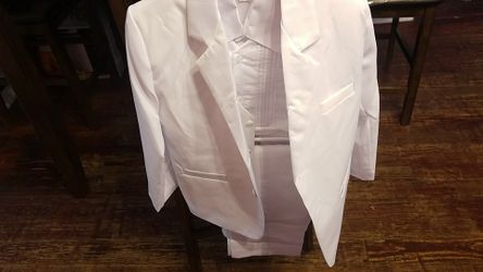 Boys tux size 8