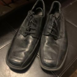 Men’s black leather dress shoes size 8