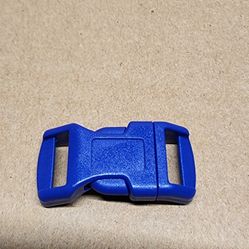 100 PLASTIC BUCKLES. 