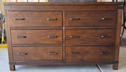Dresser