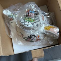 Alice In Wonderland (Tea Kettle)