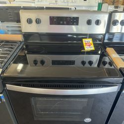 BRAND NEW WHIRLPOOL ELECTRIC STOVE 