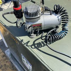 Central pneumatic Small Compressor 