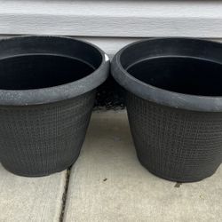 2/Plastic Flower Pot