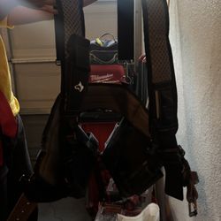 Husky Electricians Tool Pouch With Suspenders 