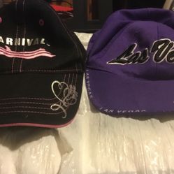 Two Ladies On Sale Carnvival   Pod 1599 Onsalefor5.00lad Vegas Hat Paid 12.00 0n Sale For Just 5.00  Color Purple   Carnival Hat Color Black