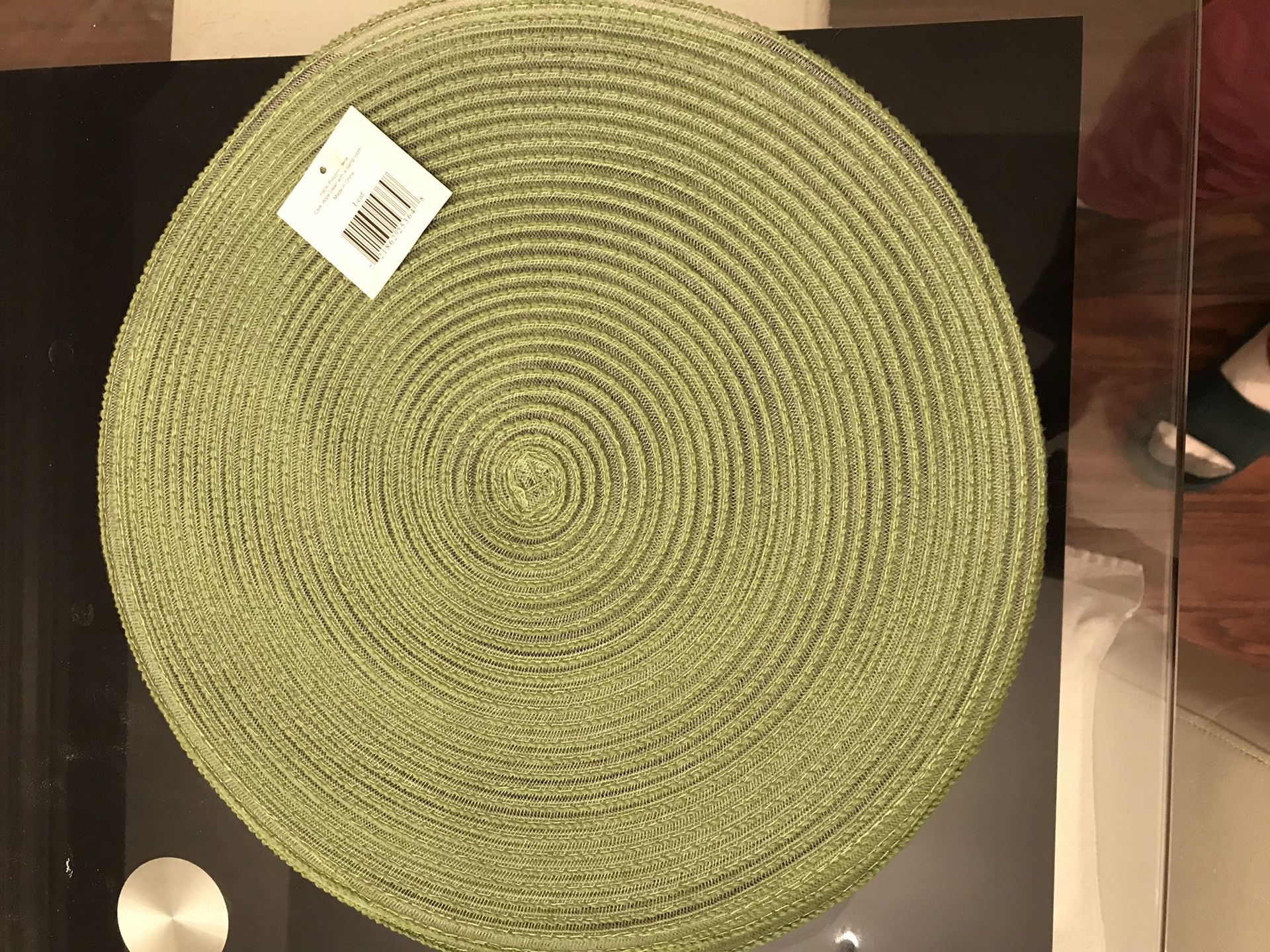 Round table mat