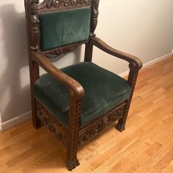 Antique Oakhart chair
