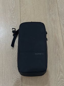 Nomatic Toiletry Bag - Black - Water Resistant, Adjustable