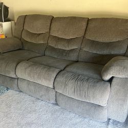 Couch / sofa recliner
