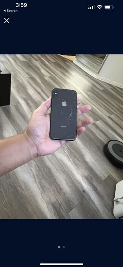 Broken IPhone With Logic Board Issue 