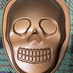 Skull cake or jelly mold