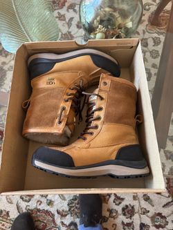 Women’s UGG Adirondack Boot 3