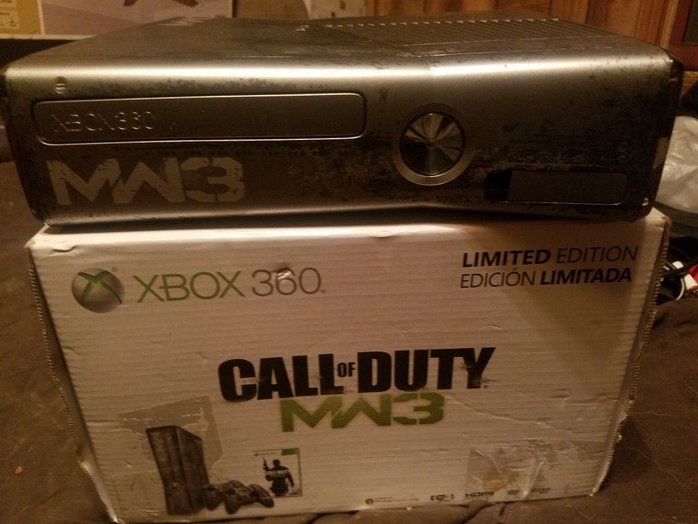 Xbox 360 MW3  And 2 Xbox 360