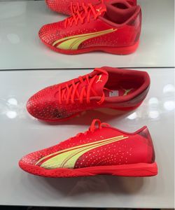 Indoor puma soccer cleats 11.5
