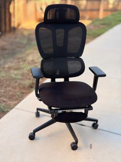 Black Mesh Ergonomic Office Chair