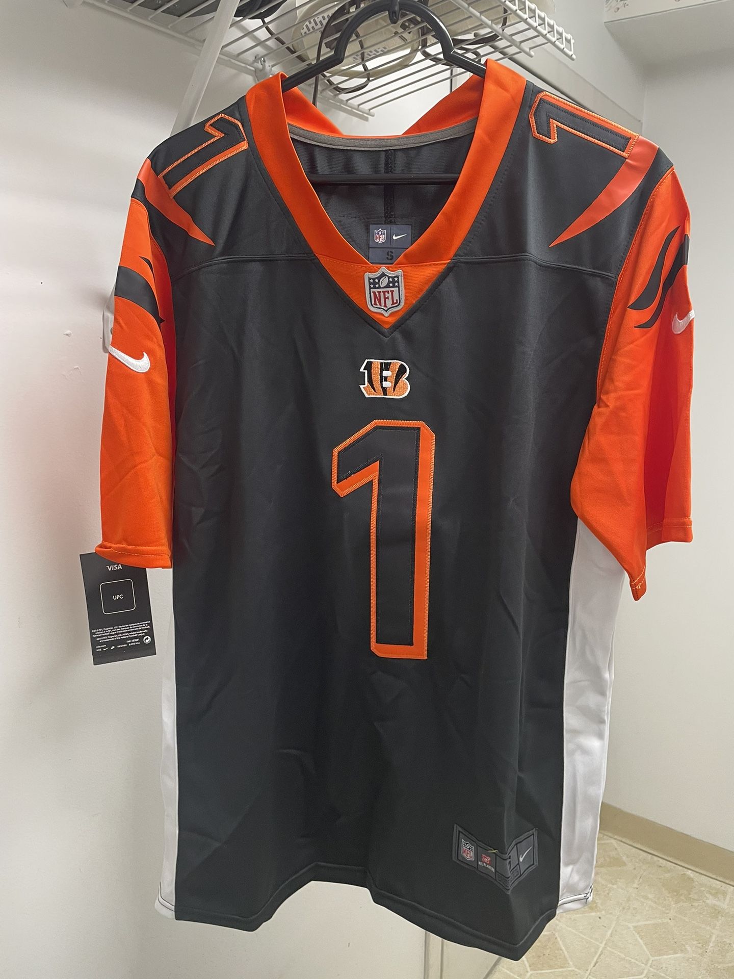 Cincinnati Bengals Jamarr Chase stitched jersey size small and XL