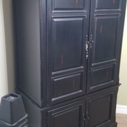 Black Havertys Armour 