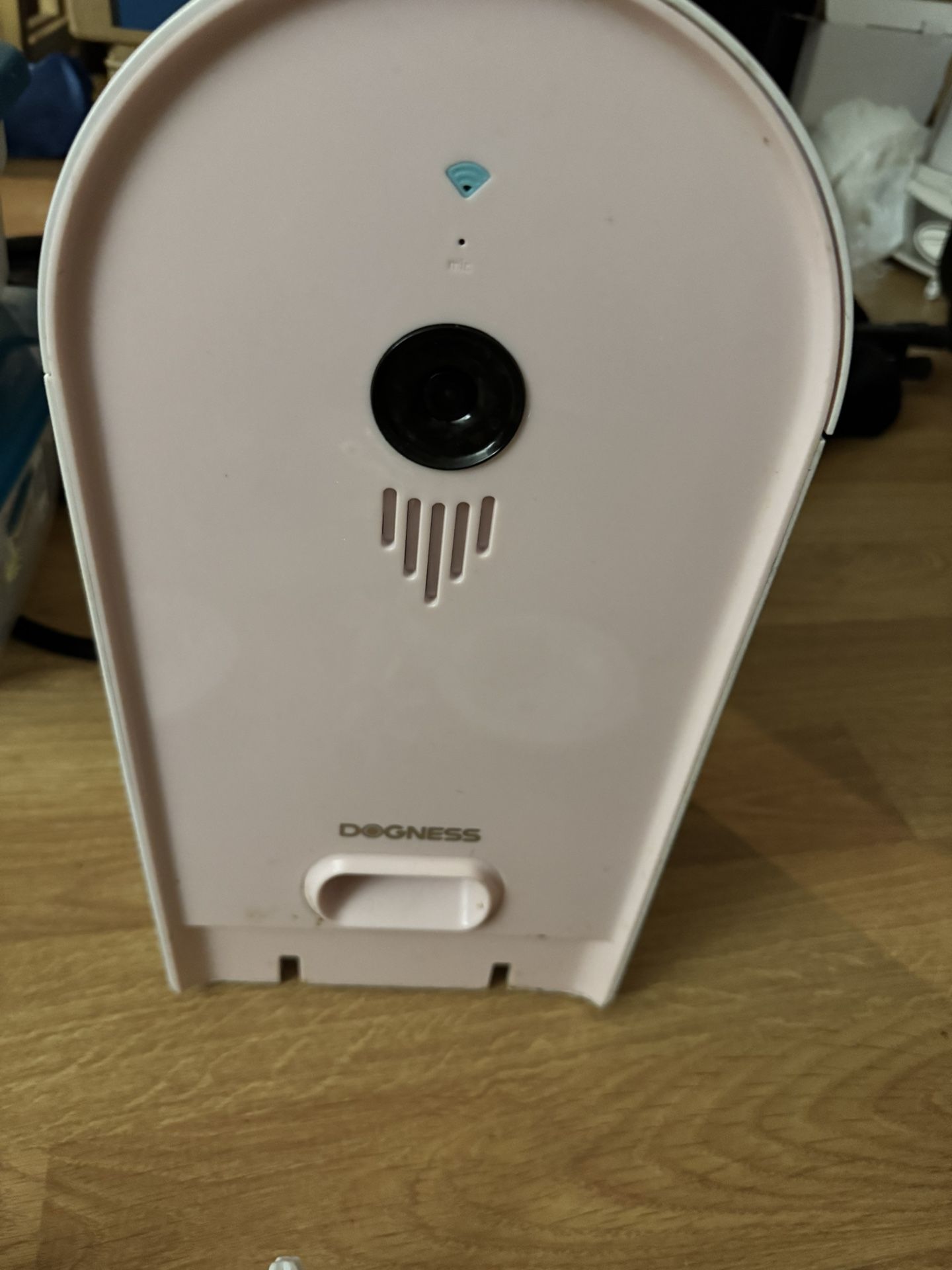 Dogness Automatic Pet Feeder With WiFi Camera. Used