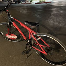 Brand New 700c Hyper Bicycle Spin Fit Hybrid Bike, Adults Ages 14+ Years, Black and Red