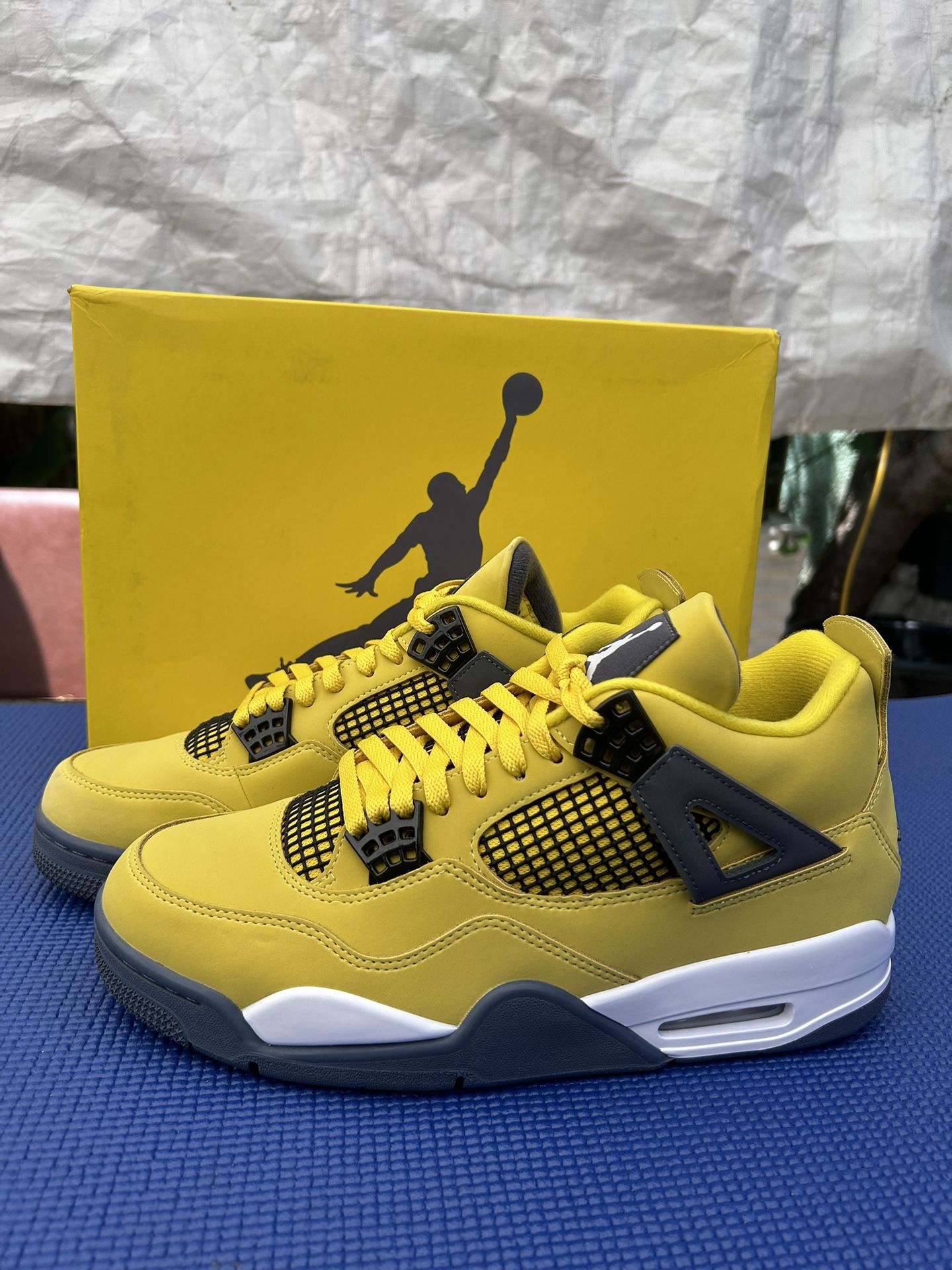 Air Jordan 4 Retro Lightning