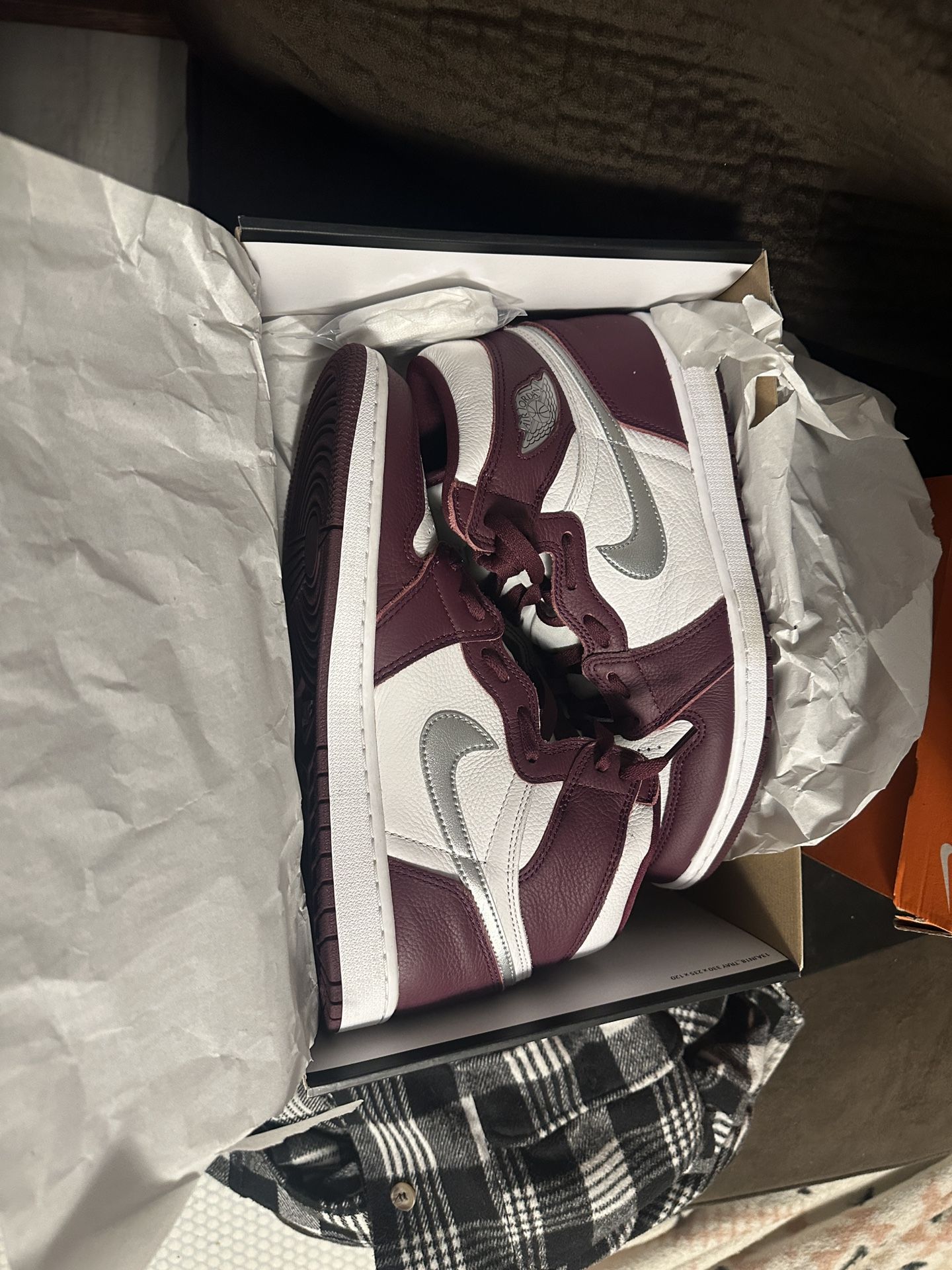 Air Jordan 1 High Retro Bordeaux