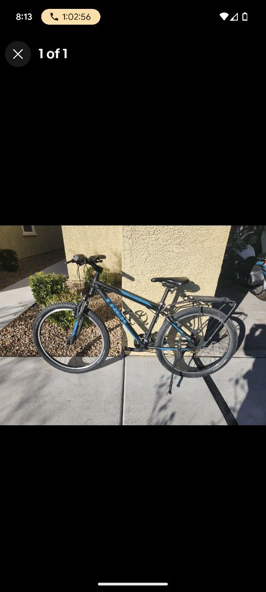 Trek 820 Mountain bike -- 26