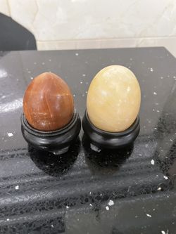 2 Stone Eggs ( stands not Included)