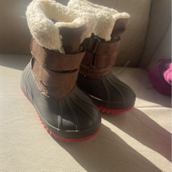 Snow Boots Size 4