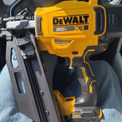 Dewalt 20v Max XR 21 Degree Collated Framing Napier