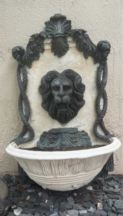 Fountain lion