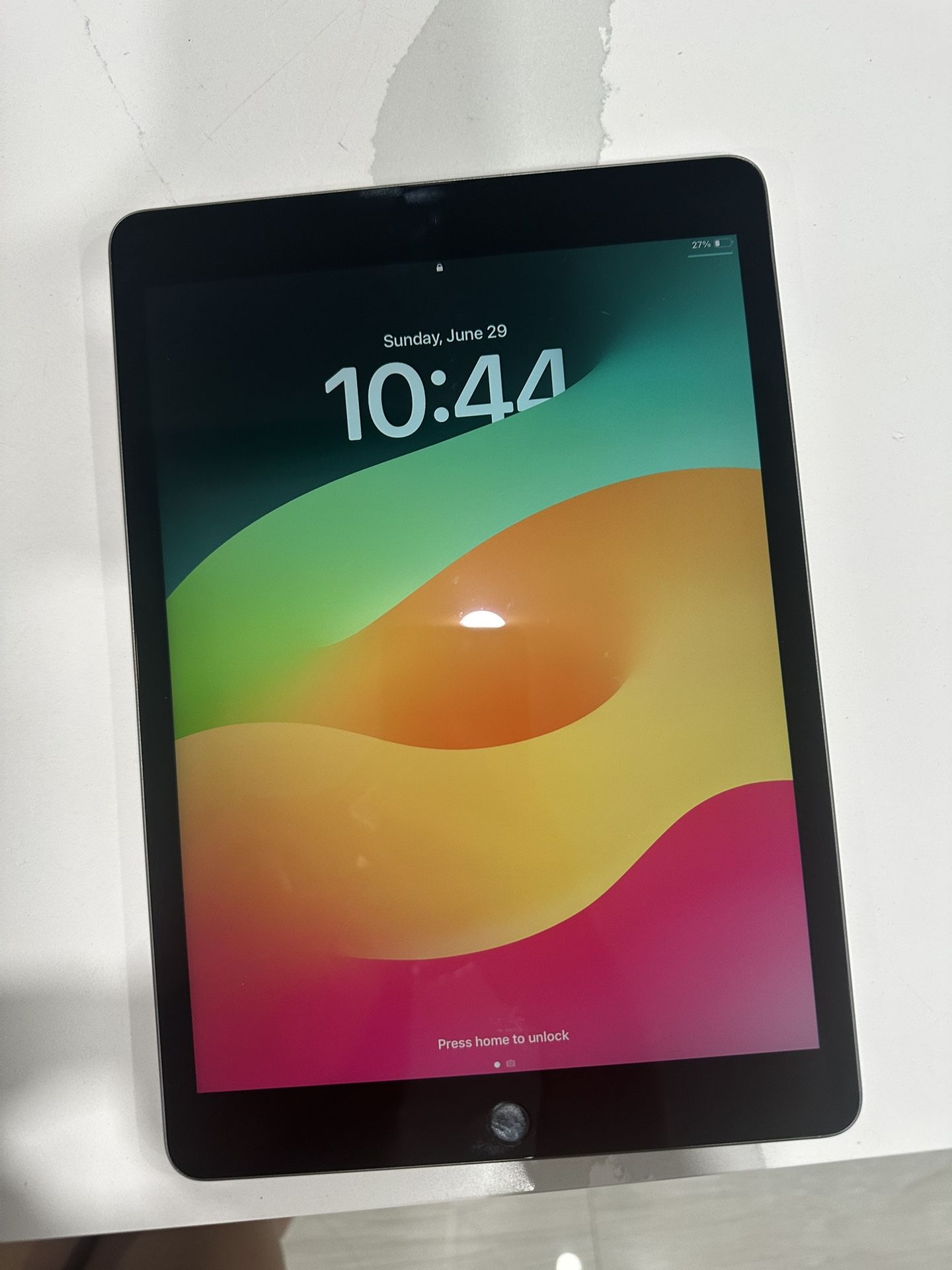 Apple iPad Tablet Gray