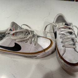 Nike Court Legacy Big Kids’ Size 4Y