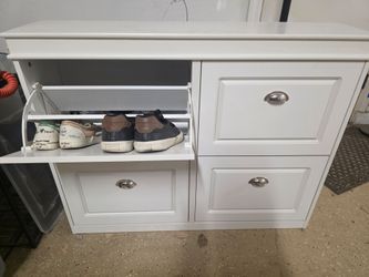 Shoe storage rack (hidden storage)