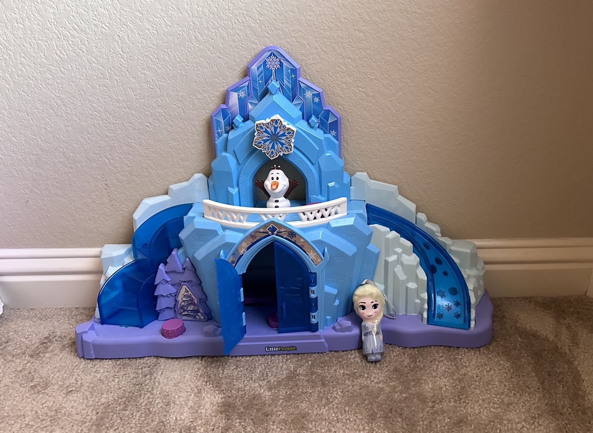 Fisher-Price Little People Toddler Playset Disney Frozen Elsa’s Ice Palace Musical Toy
