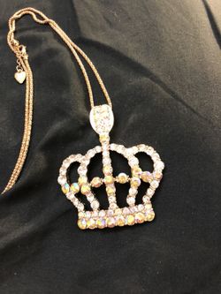 Crown necklace