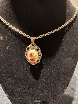 Antique Floral Embroidered Oval Pendant Necklace