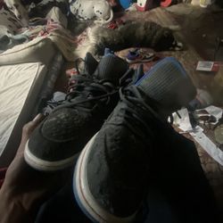 Women’s Jordan 1s 9.5