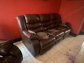 Free couches (must pick up)
