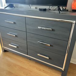 Grey Mirrored Dresser Draws