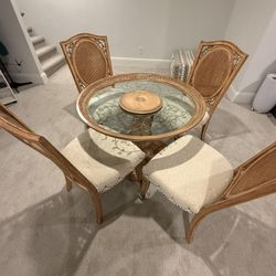 Beautiful Table W/ Chairs! 