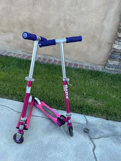 GIRLS RAZER SCOOTERS