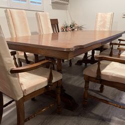Dining Table  And 6 Chairs - Like New