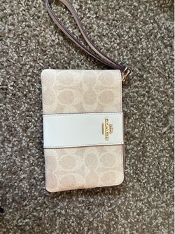 Coach wrislet
