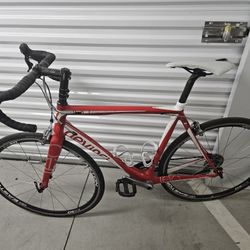 Devinci Leo Road Bike